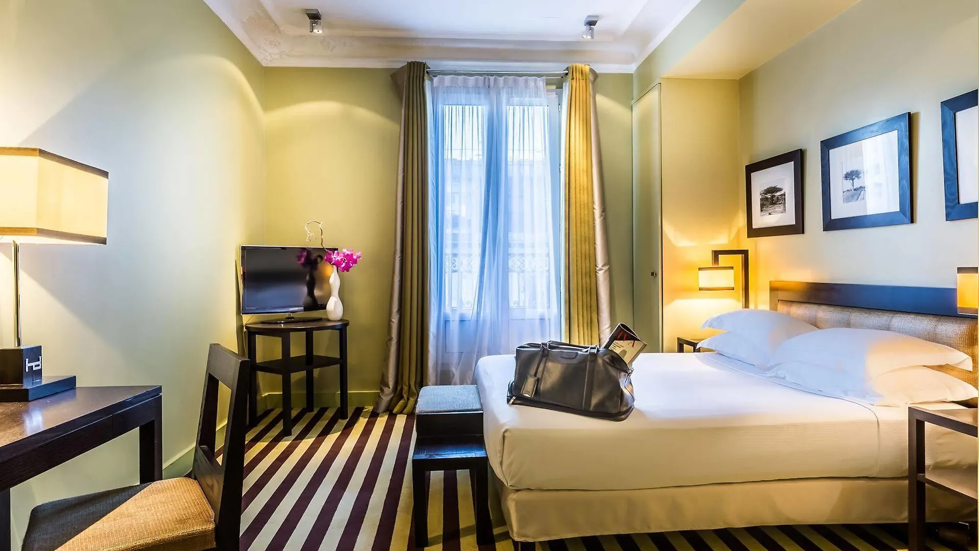 Hotel Duret Paris Champs Elysees