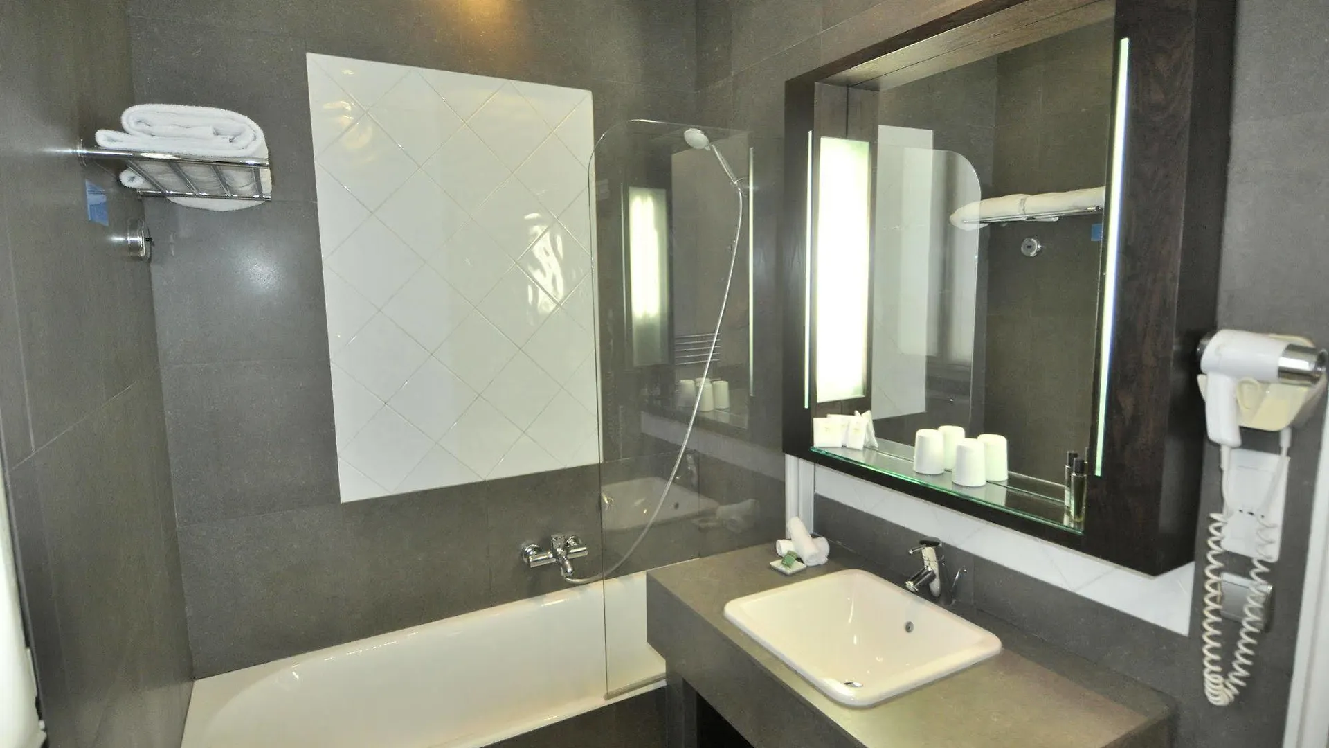 Hotel Duret Paris Champs Elysees France